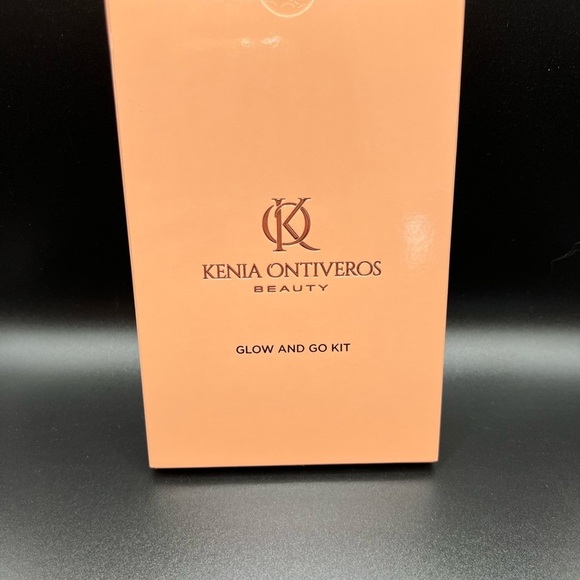 Kenia Ontiveros Beauty Go and Glow Kit - Picture 7 of 11